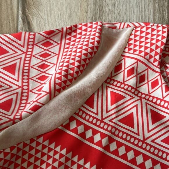 LOVE MARKS Geometric Pattern Blouse Size Small - Picture 3 of 5